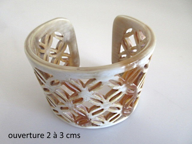 Bracelet en corne (modle 6)